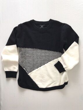 NWT Geometric Chevron Pullover XL Black White Colorblock Sweater Papillon Blanc